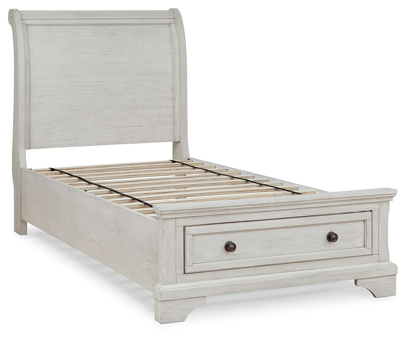 Robbinsdale - Sleigh Bed - Simple Home Plus