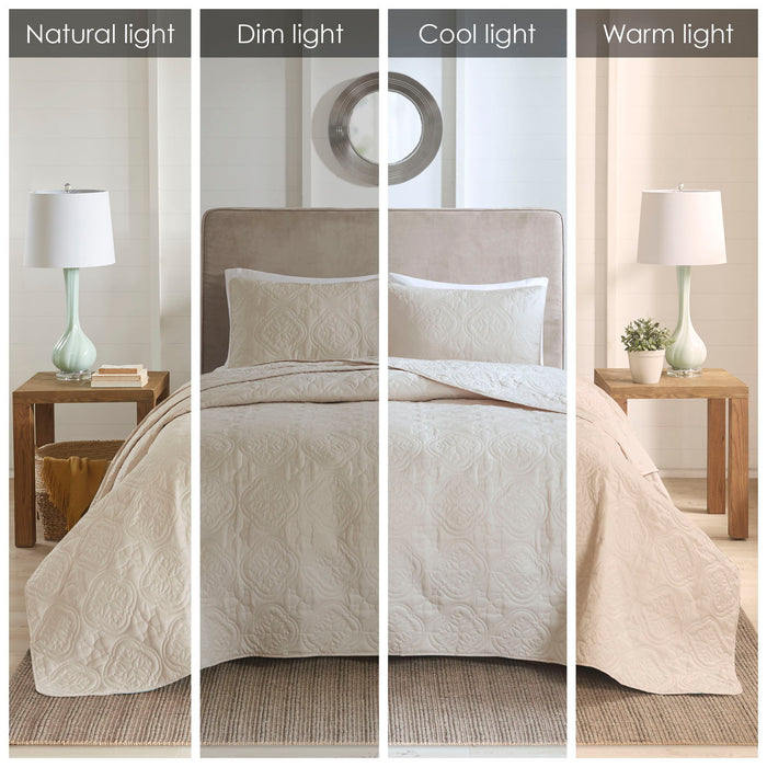 Oakley - King 3 Piece Reversible Bedspread Set - Cream - Simple Home Plus
