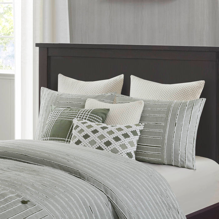 Essence - 8 Piece Queen Oversized Clipped Comforter Set With Euro Shams And Throw Pillows - Green - Simple Home Plus