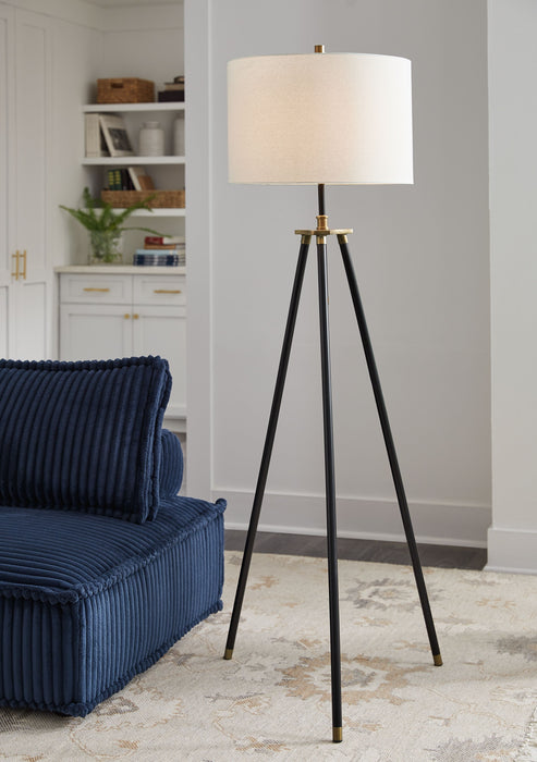 Cashner - Black / Gold Finish - Metal Floor Lamp - Simple Home Plus