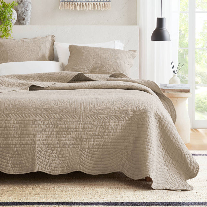 Tuscany - 3 Piece Full/Queen Reversible Scalloped Edge Quilt Set - Khaki
