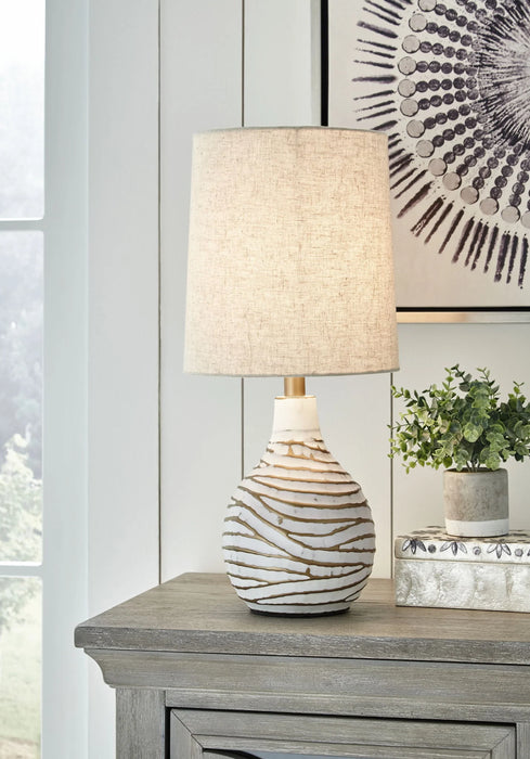 Aleela - Metal Table Lamp  - White / Gold Finish