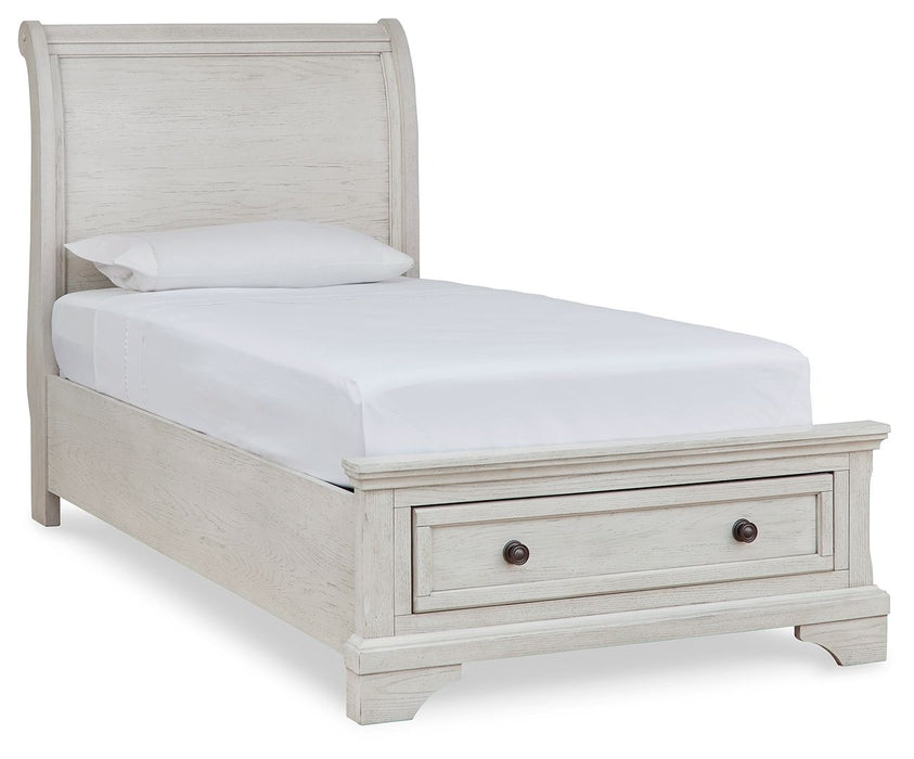 Robbinsdale - Sleigh Bed - Simple Home Plus