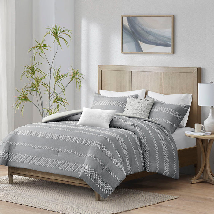 Drew - 5 Piece King Clipped Jacquard Comforter Set With Throw Pillows - Gray - Simple Home Plus