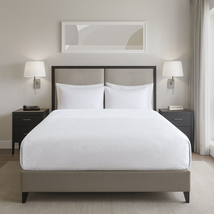 Jacquard Lark - King Essential Coverlet - White - Simple Home Plus