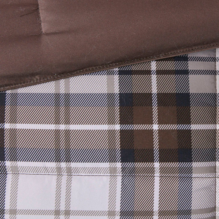 Parkston - Twin 3M Scotchgard Down Alternative All Season Comforter Set - Brown