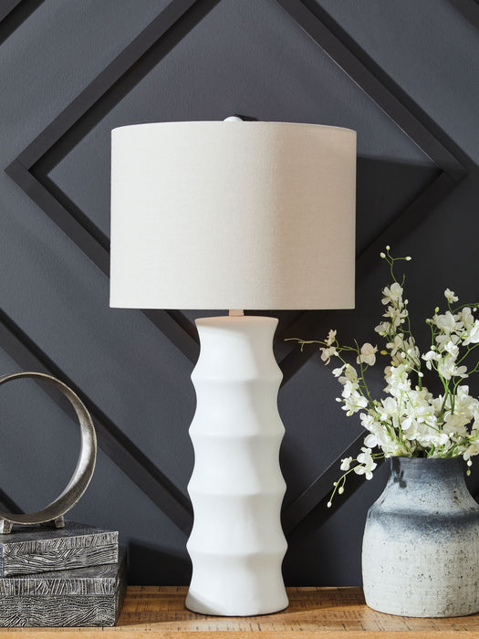 Veraleigh - Poly Lamp - Simple Home Plus